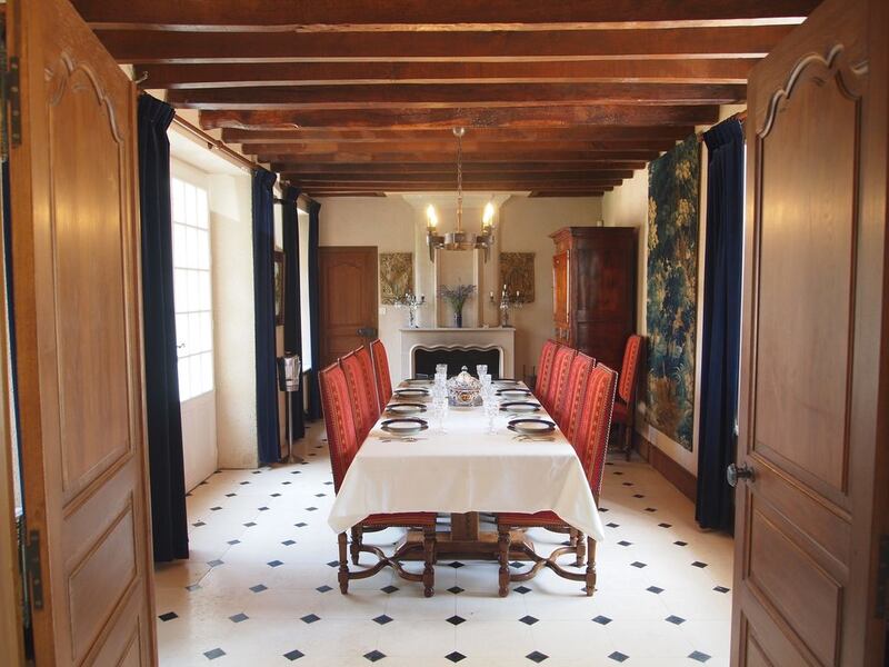 190816-MCNEARNEY-OMG-I-WANT-TO-RENT-THIS-HOUSE-France05_s5ti5s