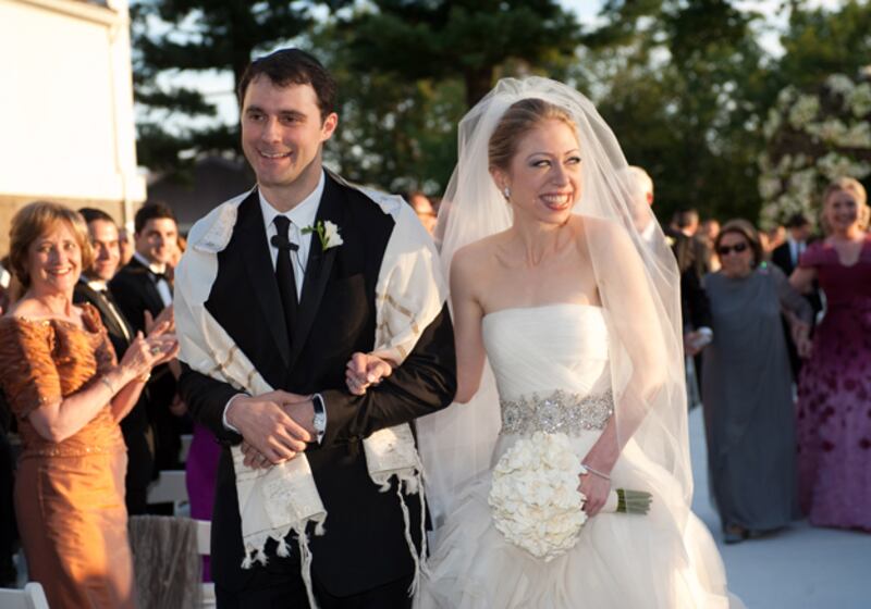 galleries/2010/11/23/things-we-re-thankful-for/thankful-for---chelsea-clinton-wedding_rl8rzy