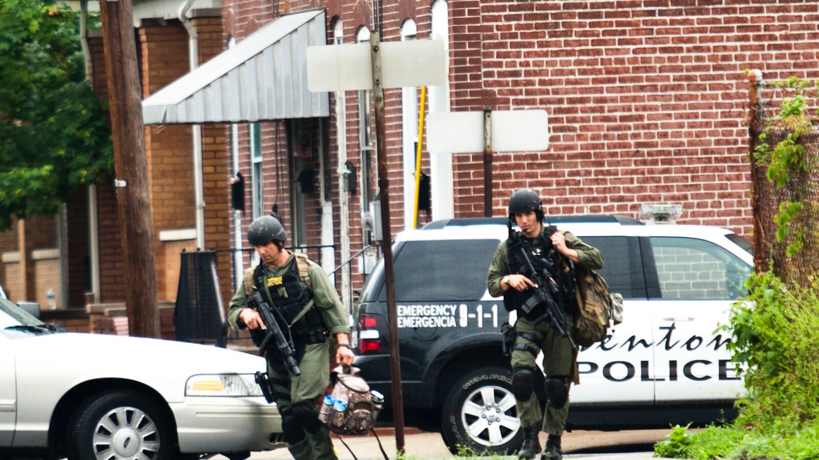 cheats/2013/05/12/trenton-standoff-ends-hostages-safe/130512-trenton-hostages-safe-cheat_ql2k00