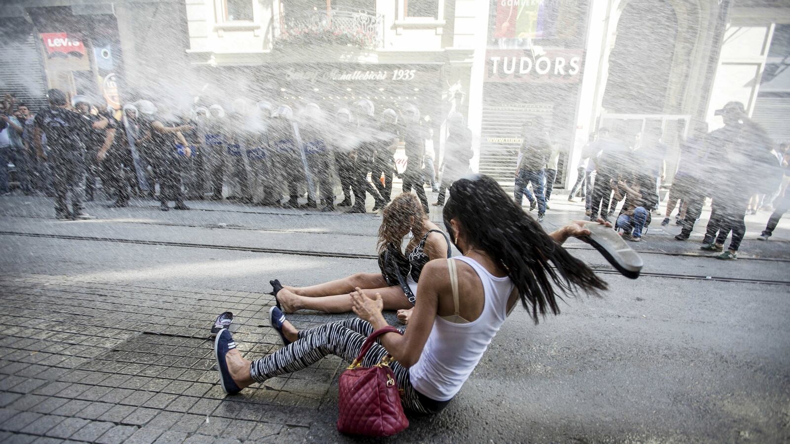 cheats/2015/06/28/cops-use-teargas-to-stop-istanbul-pride/150628-istanbulpride-cheat_j91yfv