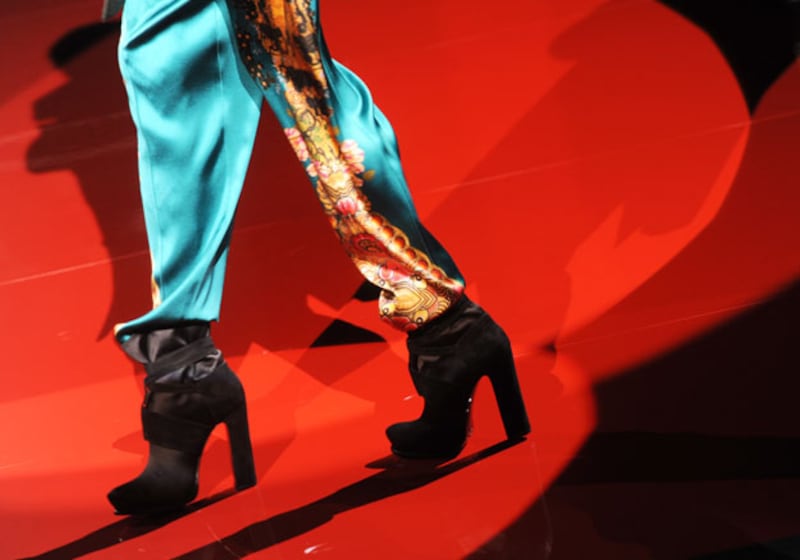 galleries/2010/03/01/milan-fashion-week/milan-fashion-week---etro_okjtb5