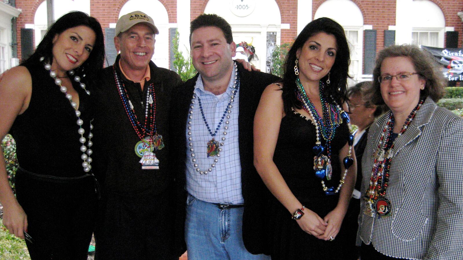 articles/2012/11/13/florida-twins-at-the-center-of-petraeusgate-scandal/jill-kelley-twin-sister-telegraph-tease_j6jkzb