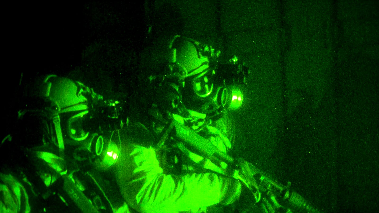 articles/2015/05/16/u-s-troops-fought-hand-to-hand-in-syria-raid/150516-mauer-youseff-syria-tease_ylxqqo