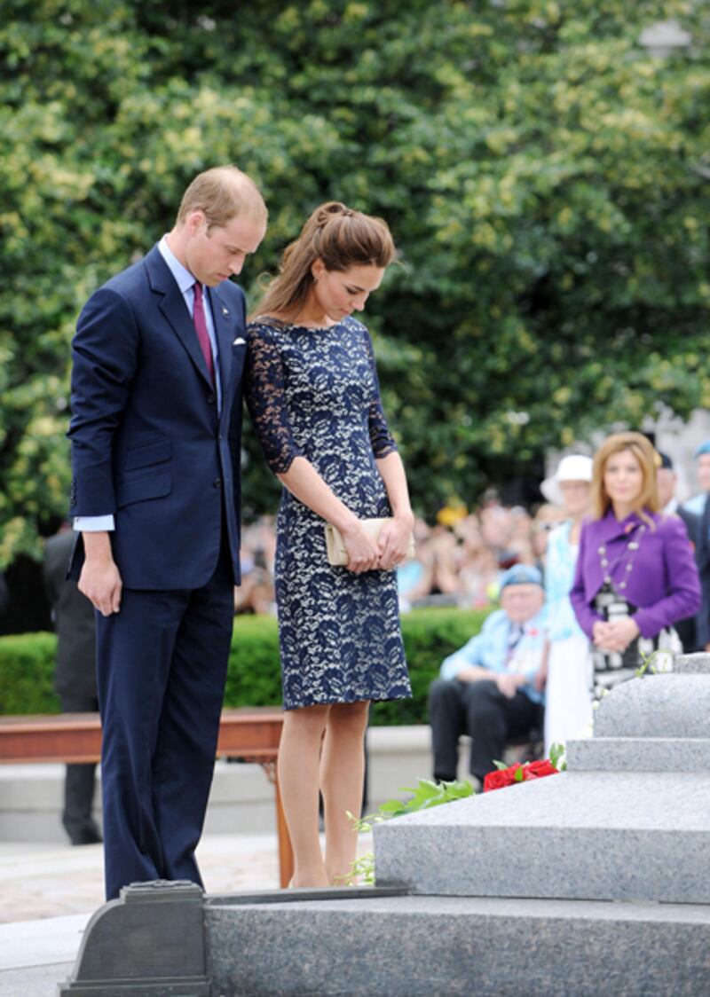 galleries/2011/07/01/royal-tour-of-canada-and-the-united-states/royal-tour-canada-memorial_xpvftr