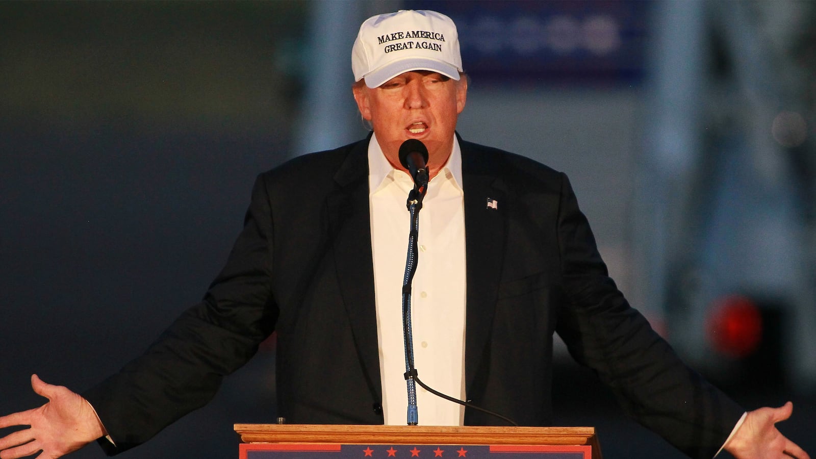 articles/2016/09/20/an-open-letter-to-swing-voters-still-considering-donald-trump/160919-_Tomasky-trump-lie-tease_h9hmdn