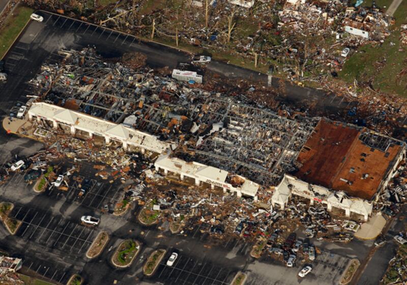 galleries/2011/05/25/joplin-mo-before-and-after-the-storm/joplin-before-after---center-after_j8dp3g