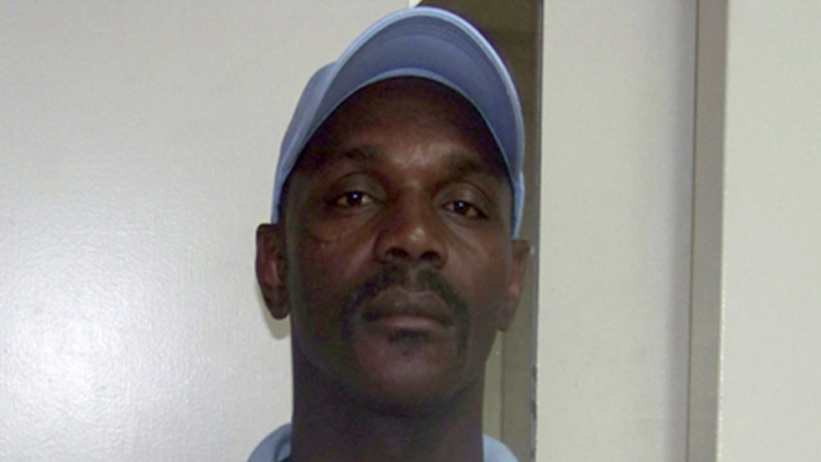 cheats/2015/03/20/early-autopsy-says-suicide-in-ms-hanging/150320-mississippi-man-cheat_anmf5r