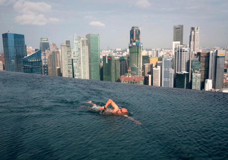 galleries/2010/06/01/hotel-pools/hotel-pools---skypark_mfde1r