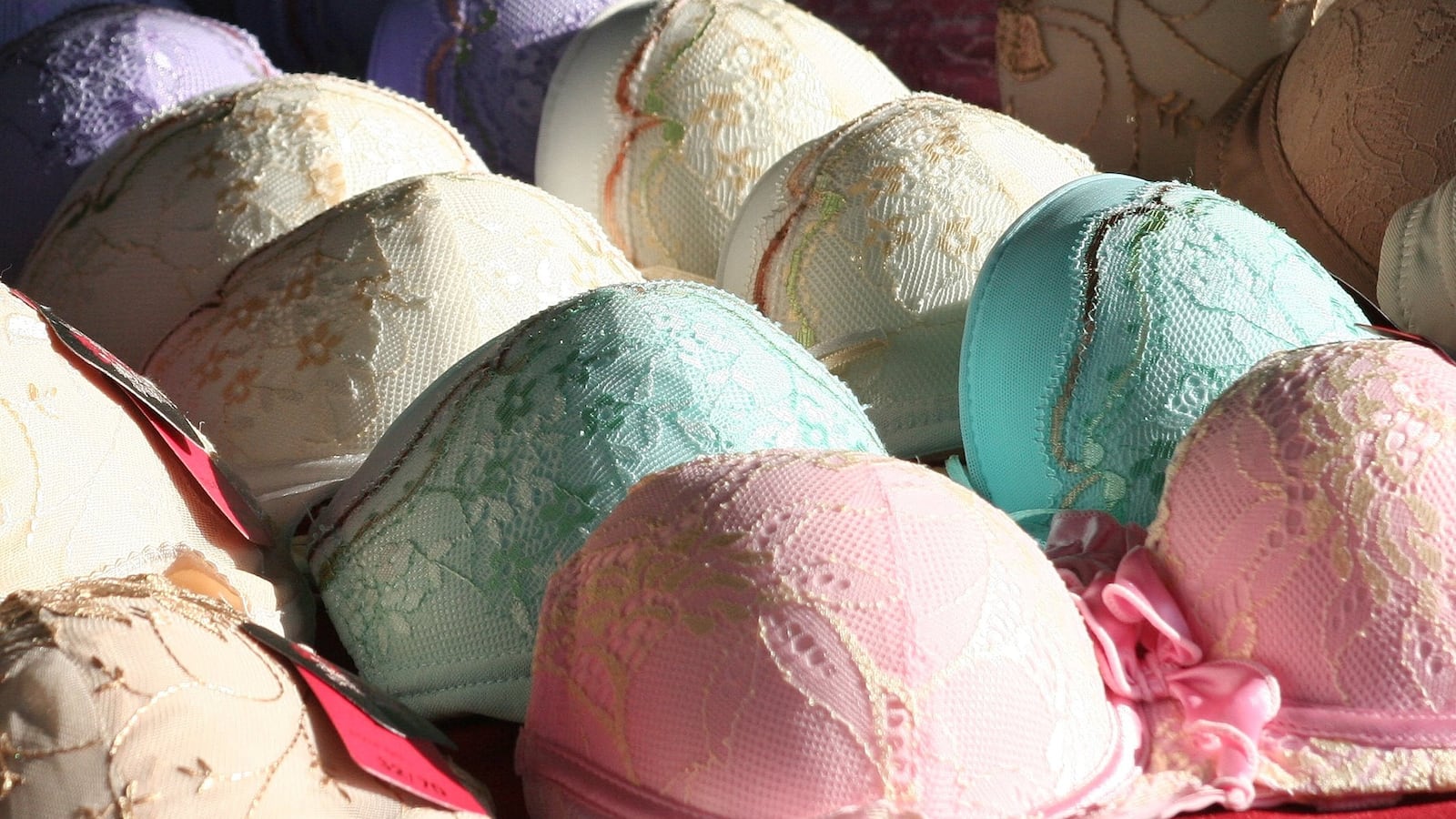 articles/2014/01/10/japanese-brand-launches-new-line-of-men-s-lingerie/140110-jones-bra-tease_ivcijk