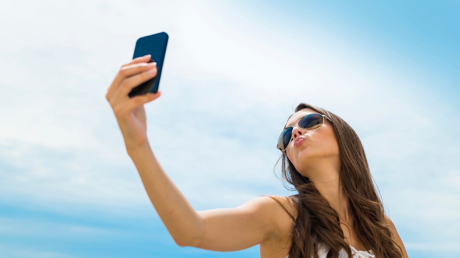 articles/2015/10/05/debunking-the-great-selfies-are-more-deadly-than-shark-attacks-myth/151004-statbusters-selfie-deaths-tease_kxeo1u