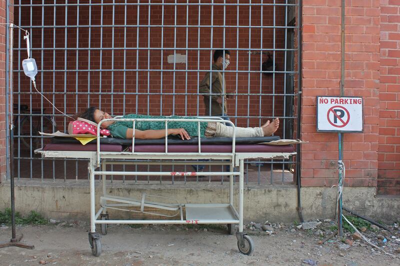 galleries/2015/05/12/second-major-quake-strikes-nepal-photos/150512-nepal-quake-06_b1dadt
