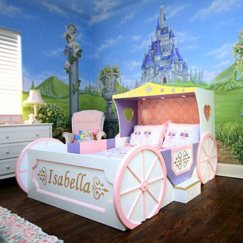 galleries/2013/01/03/kanye-west-and-kim-kardashian-s-imaginary-baby-registry-photos/isabella-carriage-baby-fashion_hrm9ku