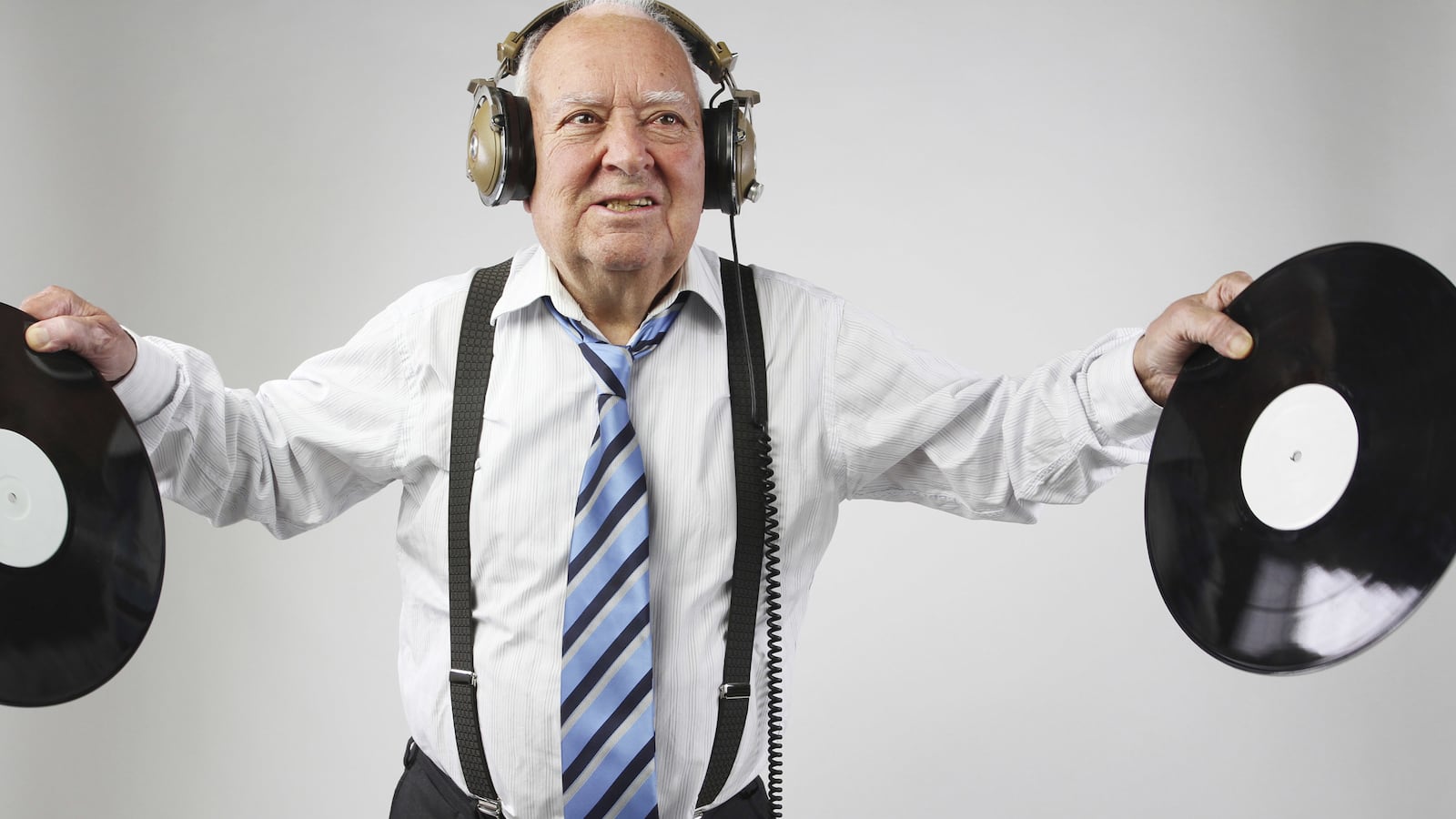 articles/2014/07/20/how-an-ipod-can-fight-alzheimer-s-and-dementia/140718-thomas-music-therapy-tease_ejcvxr