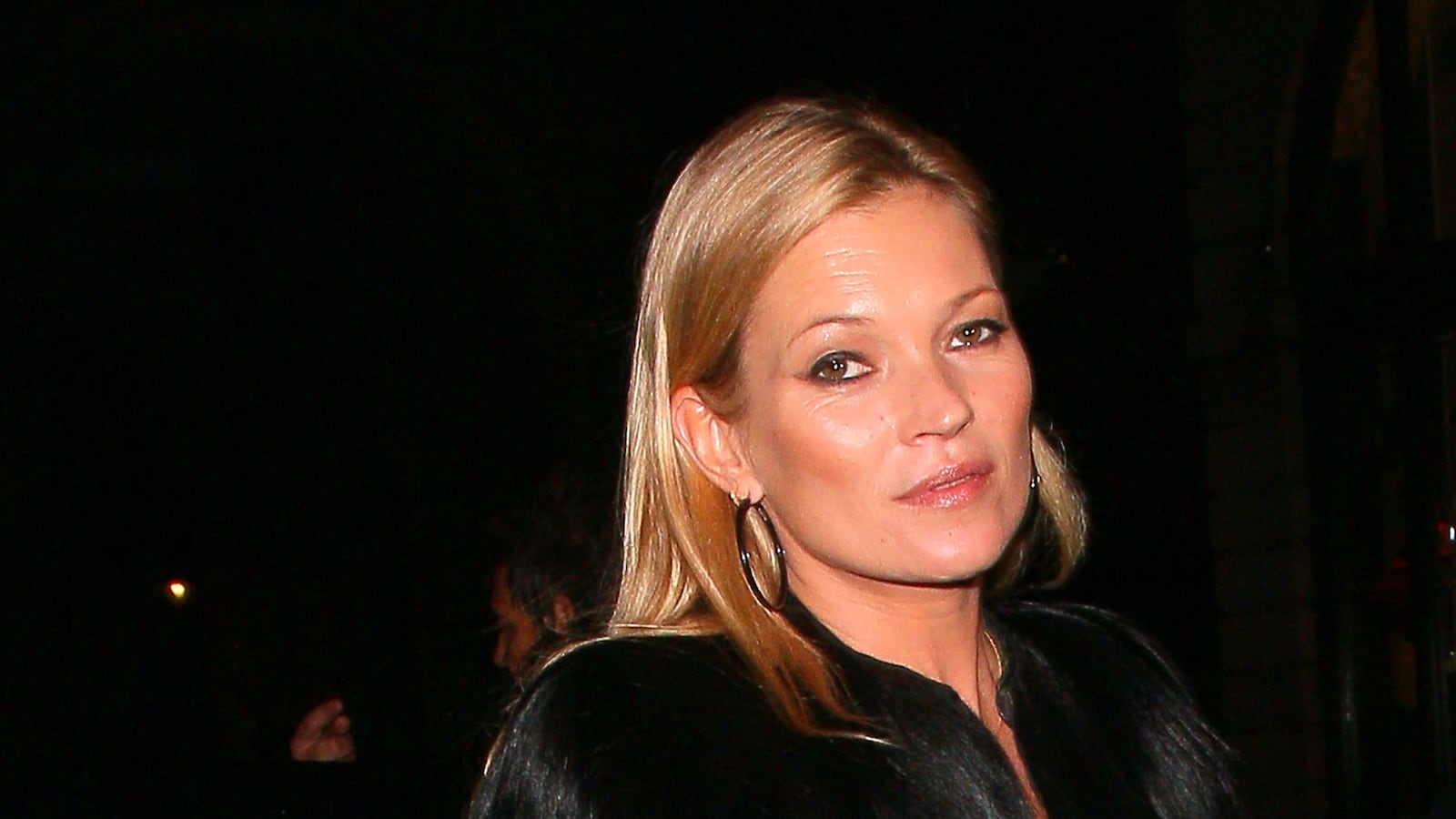 articles/2015/06/10/kate-moss-the-least-basic-bitch/150609-bugbee-moss-tease_fu4yfo