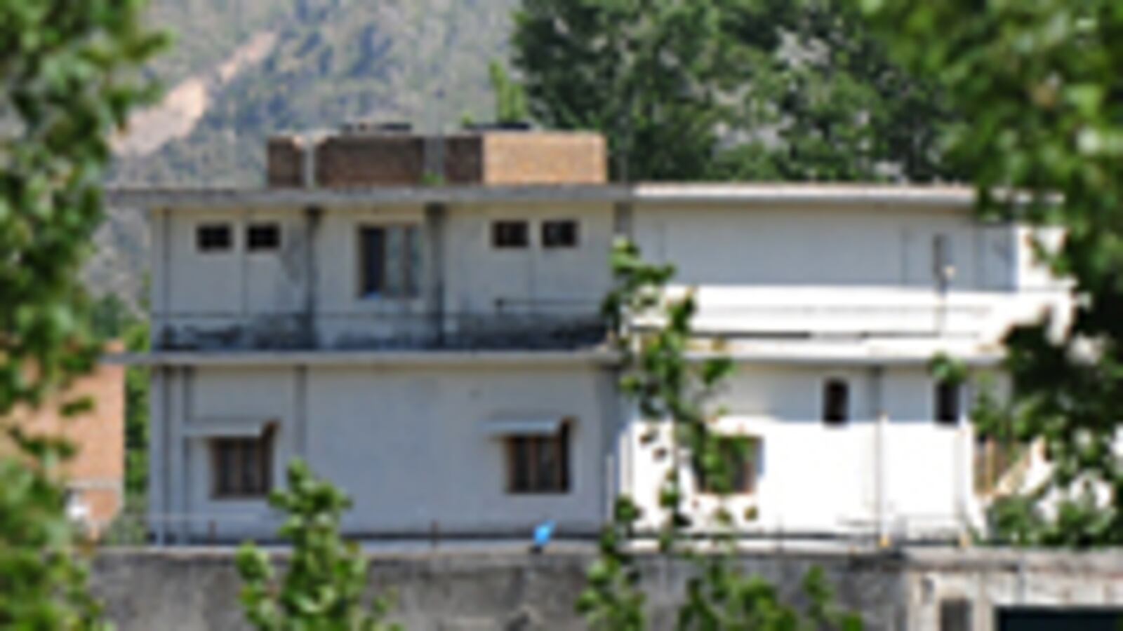 cheats/2011/05/06/bin-laden-house-a-tourist-attraction/graham-osama-hideout_177435_u7zzqx