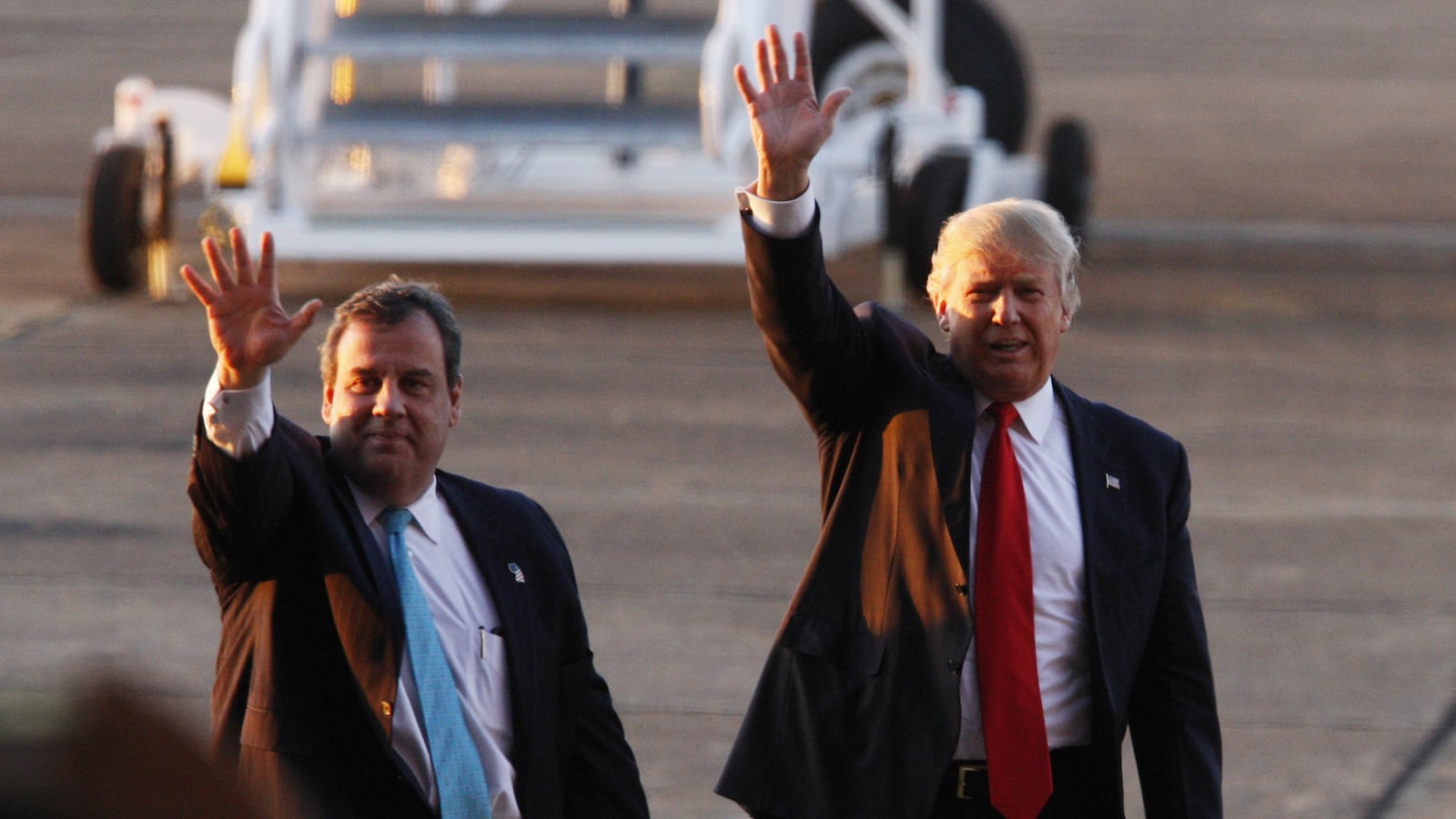 articles/2016/02/29/a-vote-for-donald-trump-is-a-vote-for-bigotry/160228-stevens-trump-christie-tease_l5iqg0