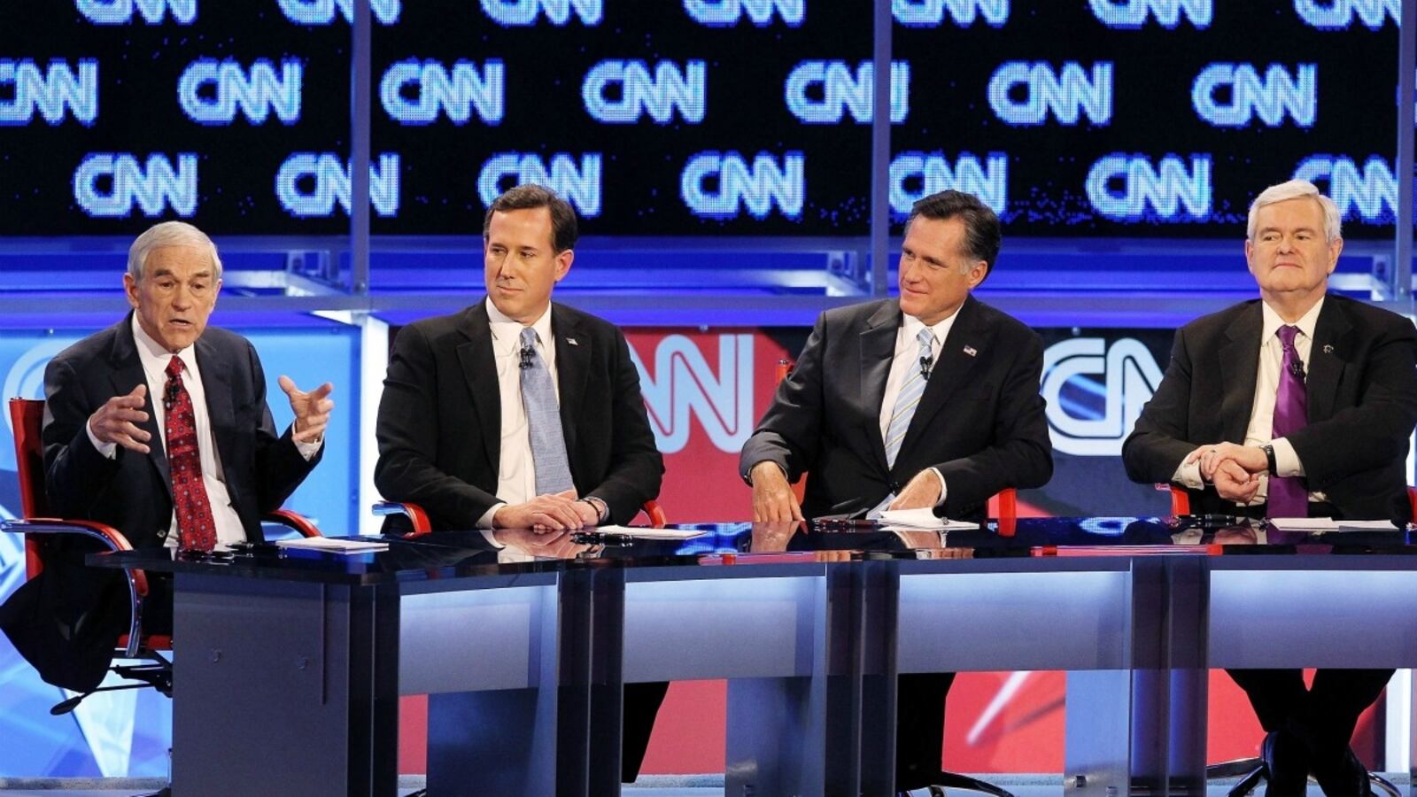articles/2012/02/23/no-gop-candidate-is-closing-the-revenue-gap/arizona-debate_nkwifn