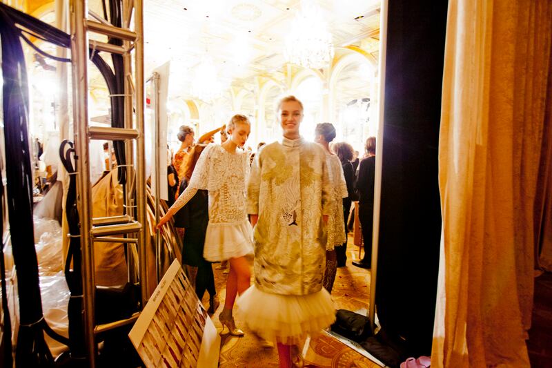 galleries/2012/02/15/new-york-fashion-week-fall-2012-backstage-at-marchesa-photos/marchesa-nyfw-tachman-61_cmlgrl