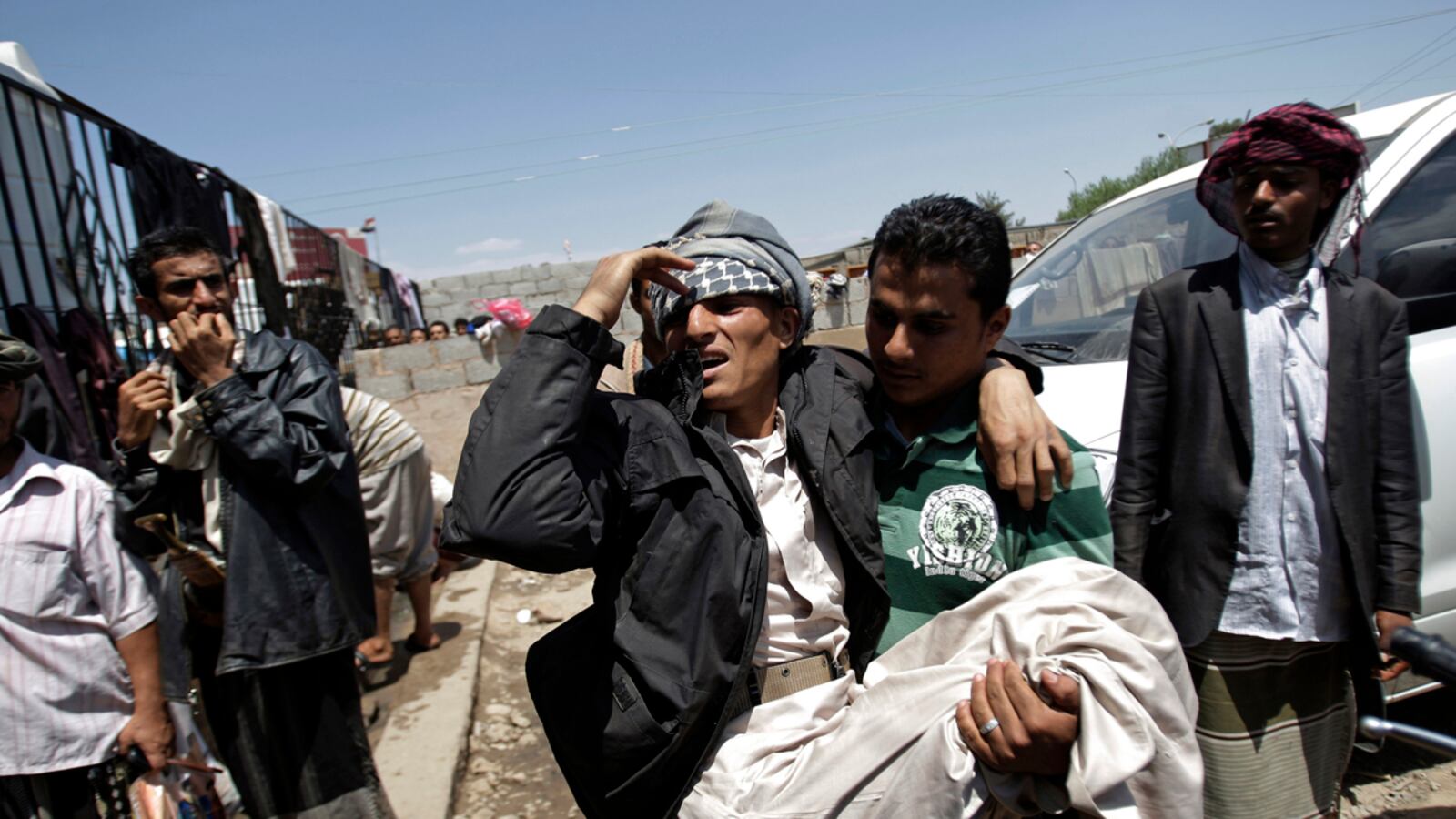 cheats/2011/09/24/yemeni-forces-kill-protesters/yemen-protests-saleh-returns-cheat_bb1d7f
