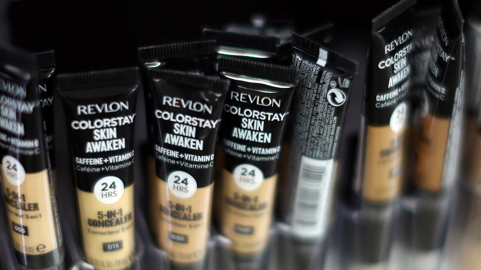 2022-06-16T111413Z_1363543946_RC2ZSU9B9PDJ_RTRMADP_3_REVLON-BANKRUPTCY_u2w5vr