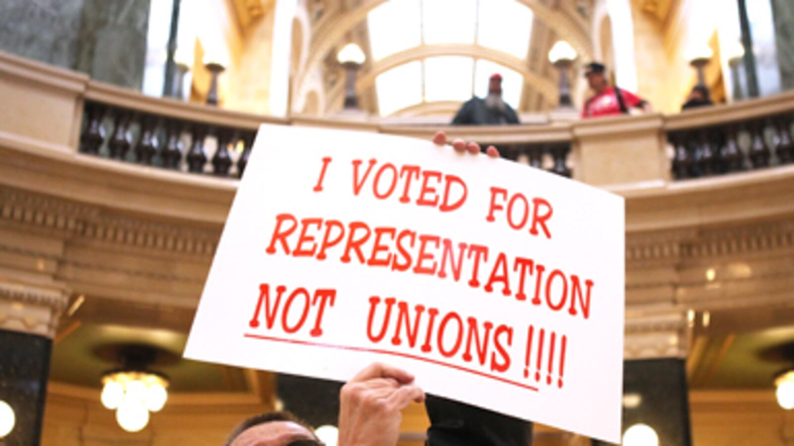 cheats/2011/04/28/ma-bill-would-end-public-collective-bargaining/wi-anti-union-bill_v7fah6