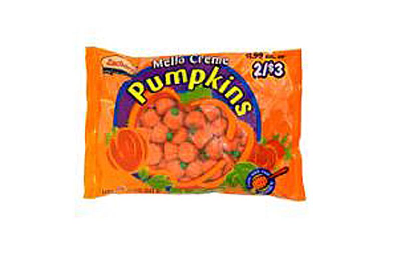 galleries/2011/10/14/most-fattening-halloween-candy-snickers-twix-kit-kat-candy-corn-photos/zachary-candy-pumpkins-deadliest-candy_l87ebk
