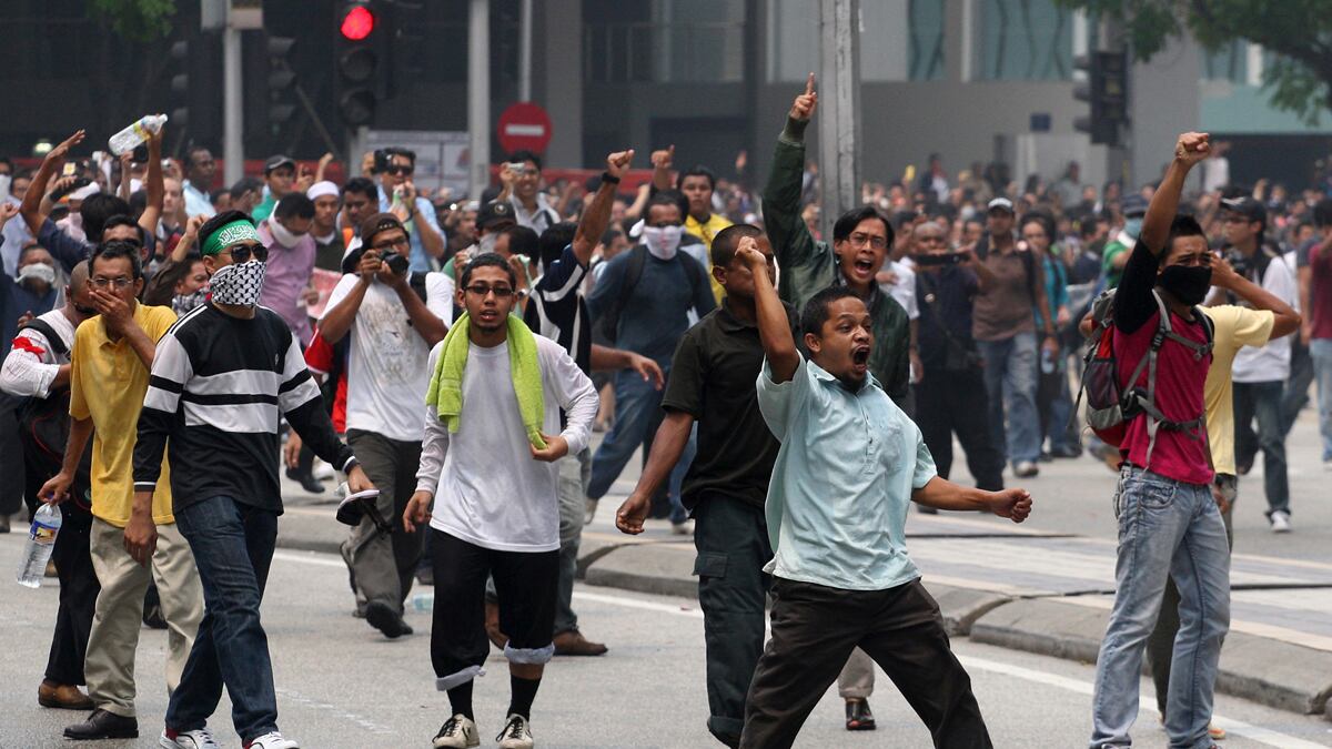 cheats/2011/07/09/hundreds-arrested-in-malaysia/malaysia-protests-cheat_yotbii