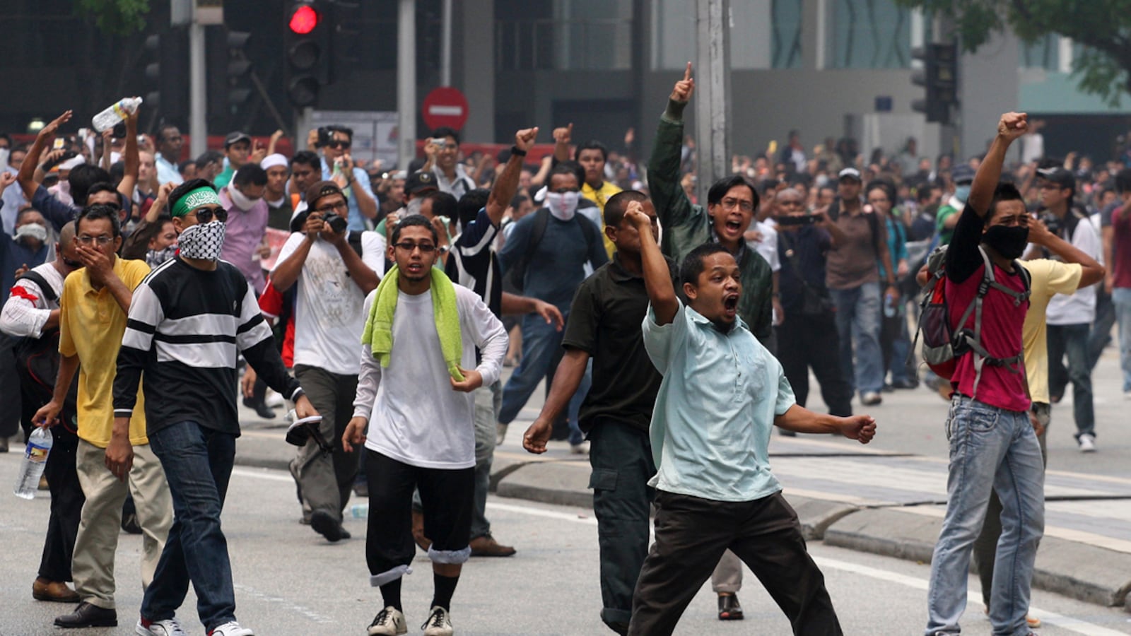 cheats/2011/07/09/hundreds-arrested-in-malaysia/malaysia-protests-cheat_yotbii