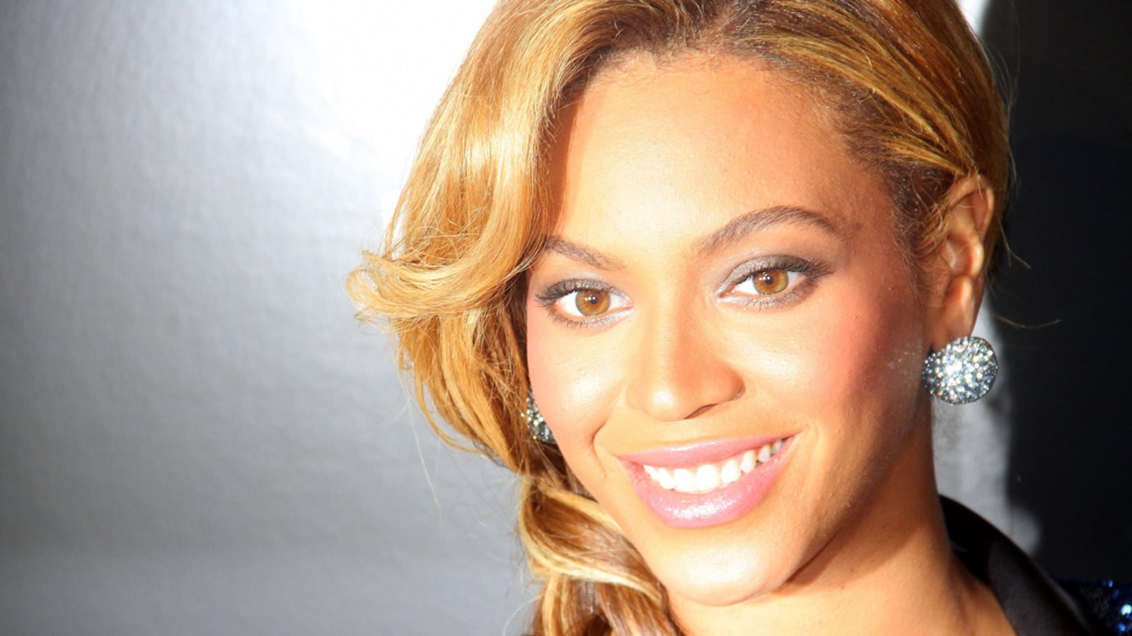 cheats/2012/03/20/beyonc-announces-concert-dates/beyonce-concert-cs_clbji4
