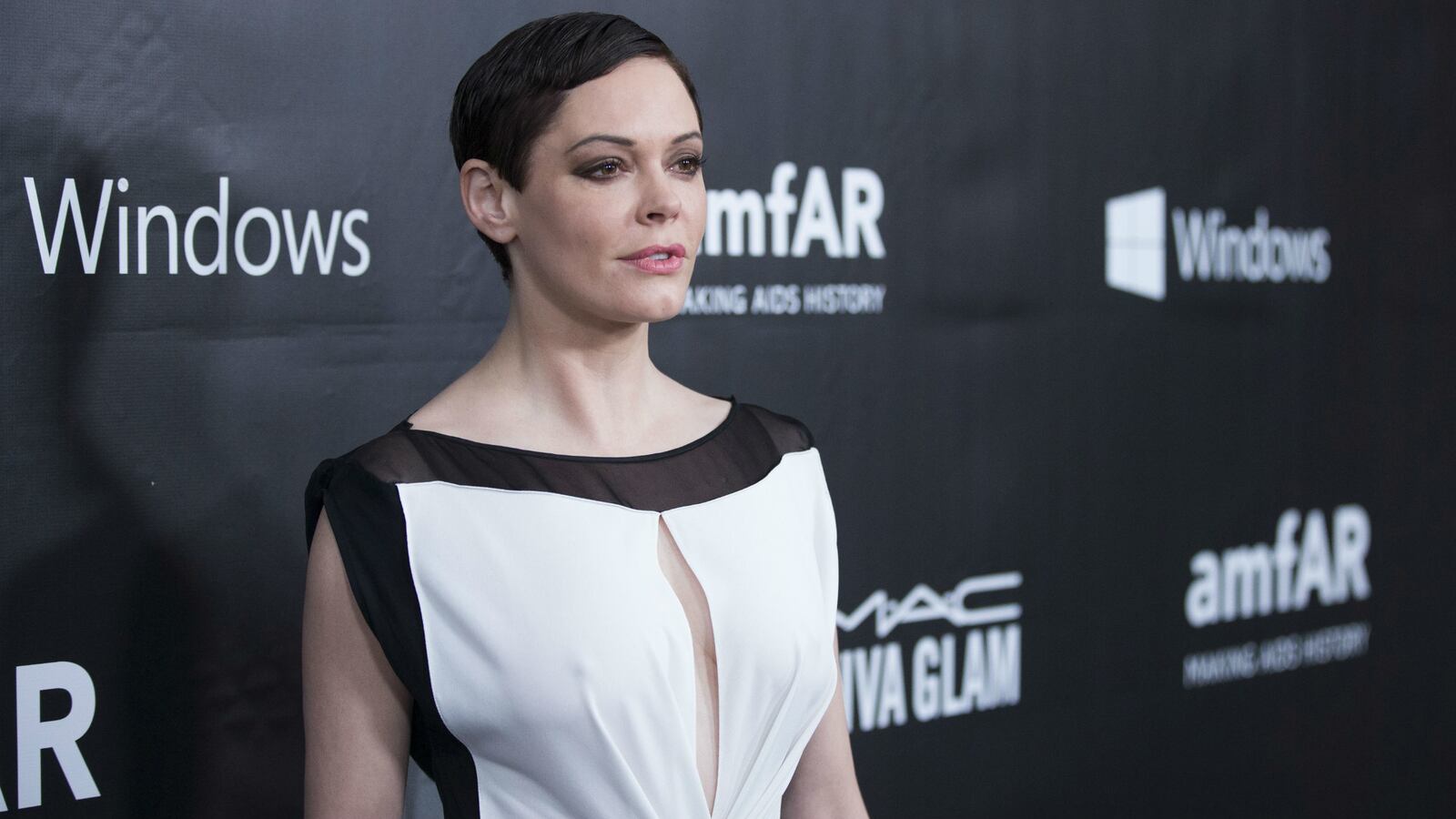 Rose-McGowan-Weinstein-Co-Board-Resign_ieorot