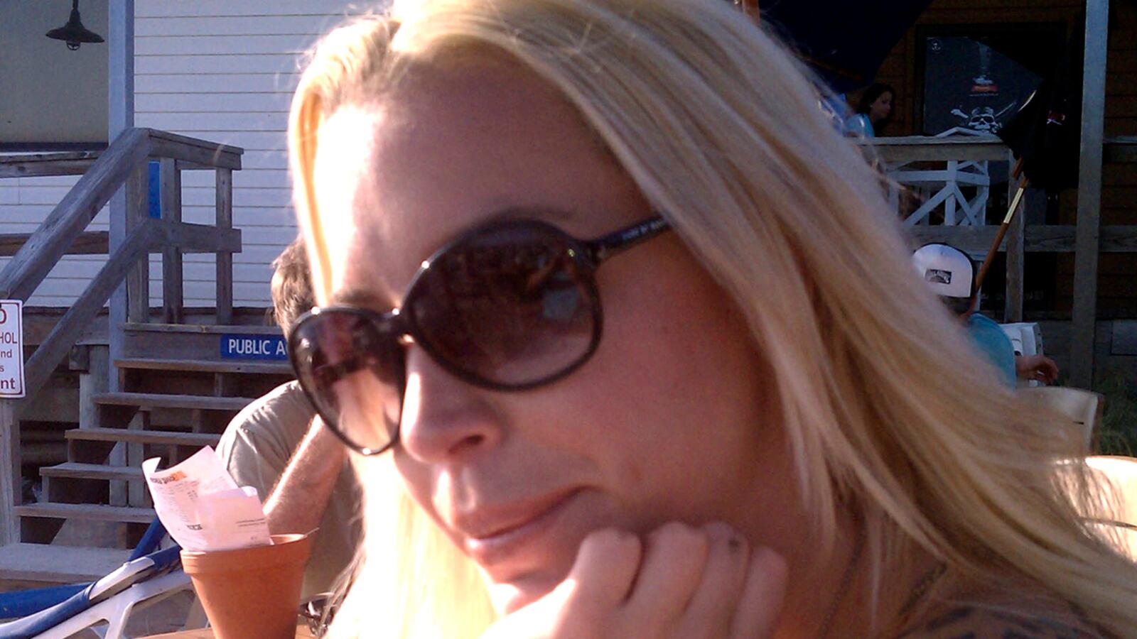 cheats/2011/08/13/aruba-police-search-mine/robyn-gardner-aruba-cheat_ayvqyi
