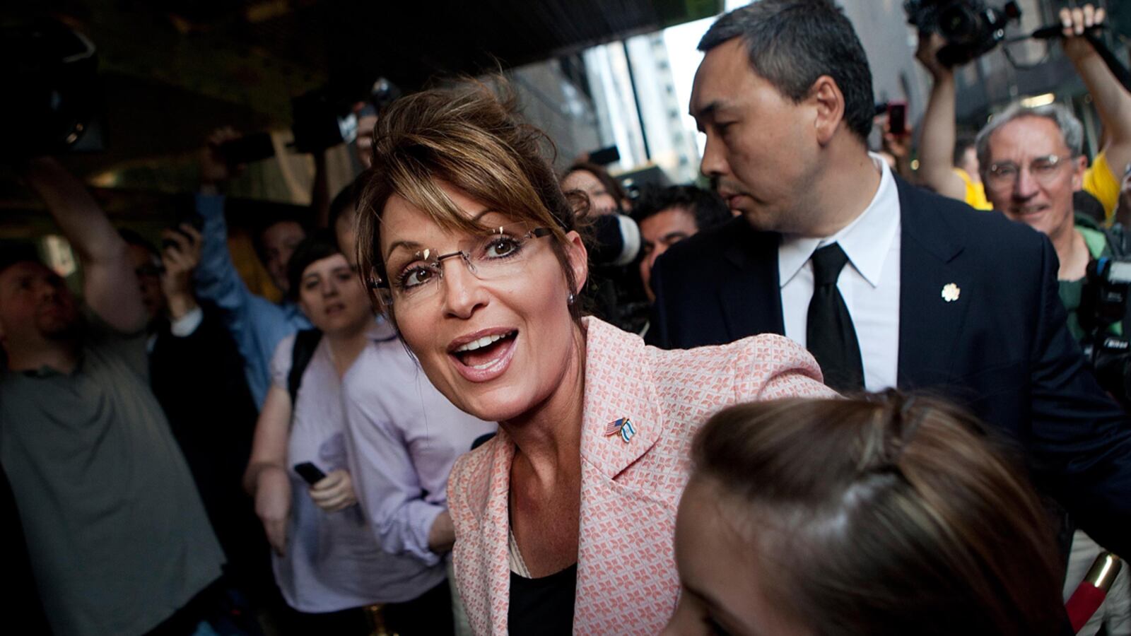 cheats/2011/09/04/palin-runs-iowa-half-marathon/sarah-palin-reemerges-latimer_oxste4