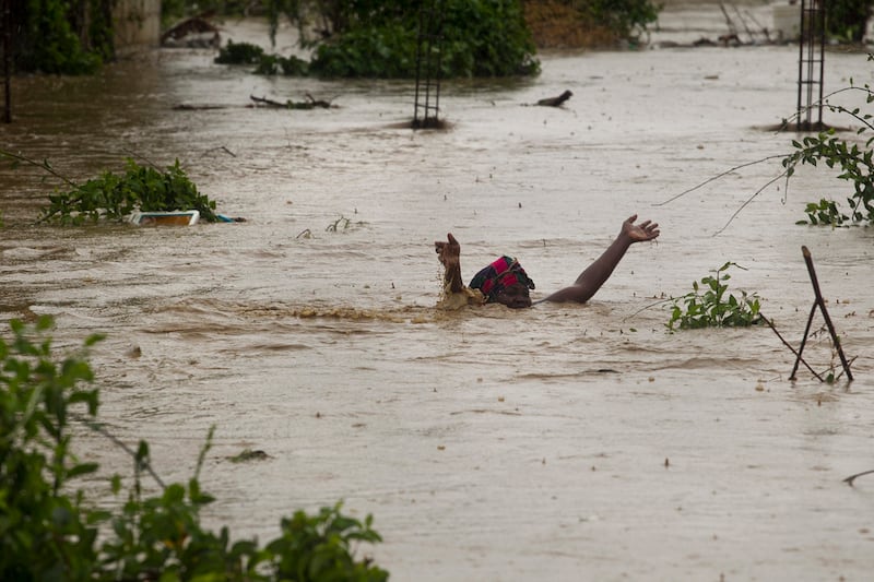 galleries/2012/08/25/tropical-storm-isaac-hits-haiti-cuba-photos/hurricane-isaac-2_duwsst