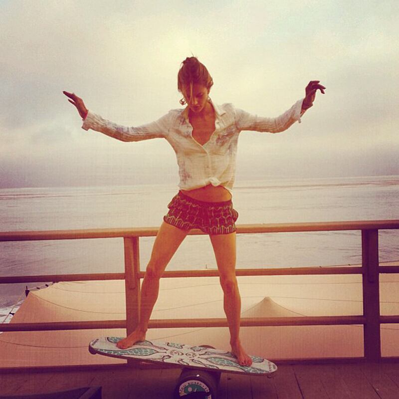 galleries/2013/06/08/ireland-baldwin-rihanna-more-fashion-instagrams-photos/130607-alessandra-ambrosio_h1tzmf