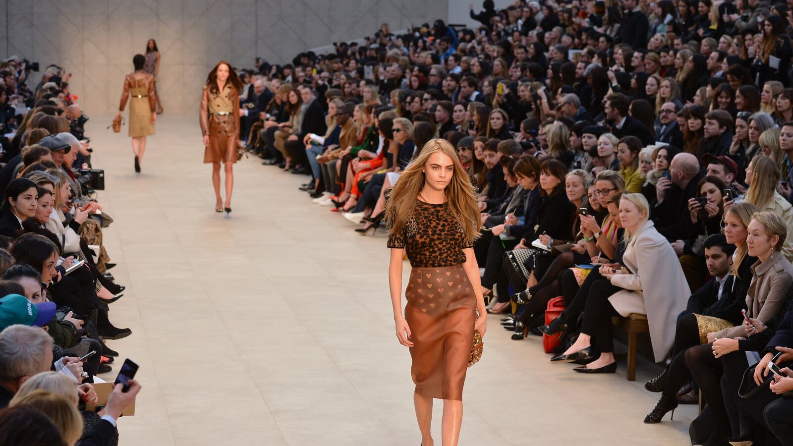 articles/2013/02/18/burberry-blows-london-away-on-super-monday-lfw/130218-burberry-sykes-tease_g8bhlg