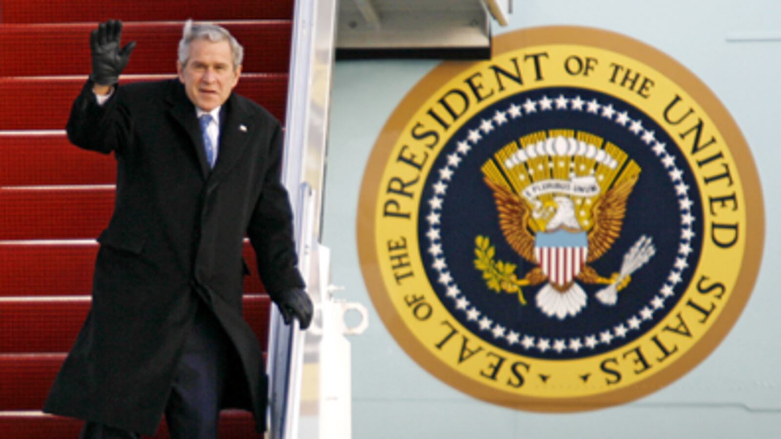 cheats/2008/12/14/bushrsquos-sneaky-law-making/07-george-w-bush-1_myg14f