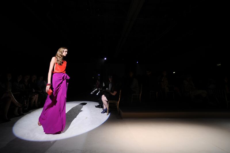 galleries/2011/09/23/milan-fashion-week-photos/milan-fashion-ferragamo_ux8nfu