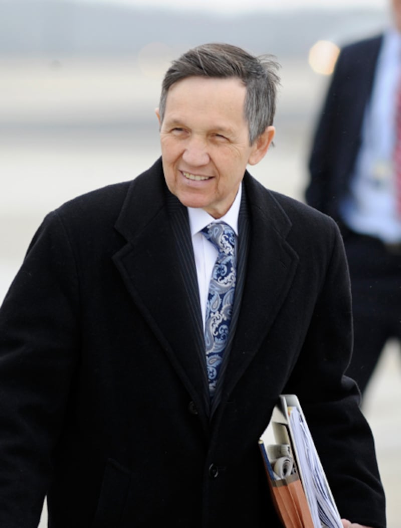 galleries/2011/08/22/famous-vegans-bill-clinton-natalie-portman-and-more/dennis-kucinich-vegan_owel4x