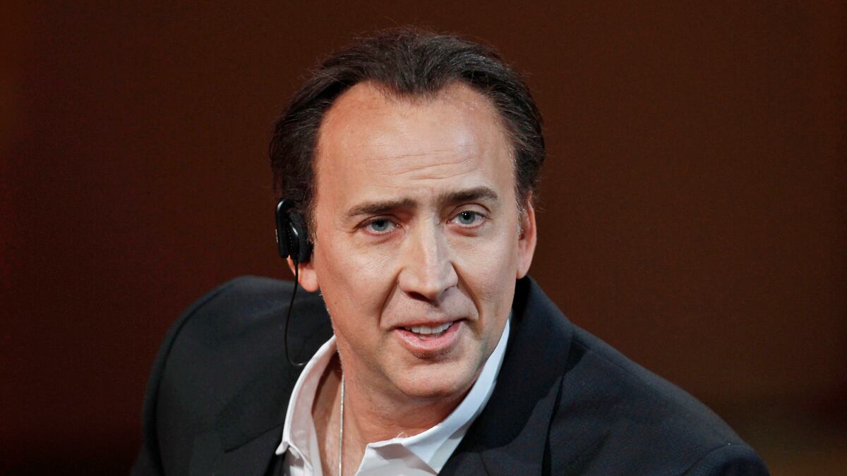 cheats/2012/07/11/student-swaps-nic-cage-pic-resume/nicolas-cage-photo-resume-mix-up-cheat_deanim