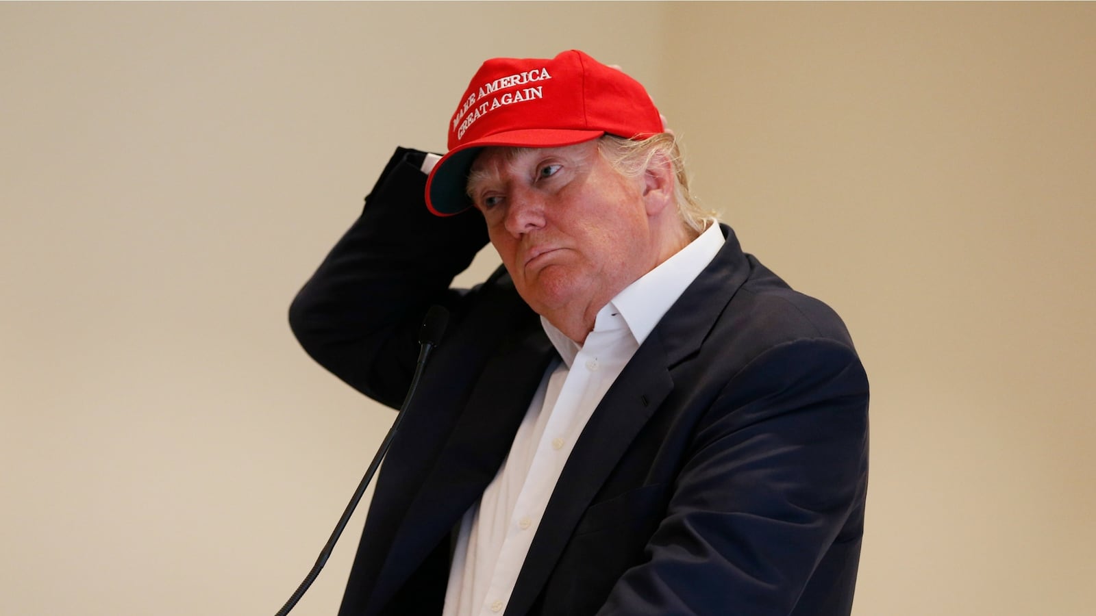 cheats/2015/12/10/dubai-golf-project-drops-trump-name/151210-trump-golf-cheat_i4qhcl