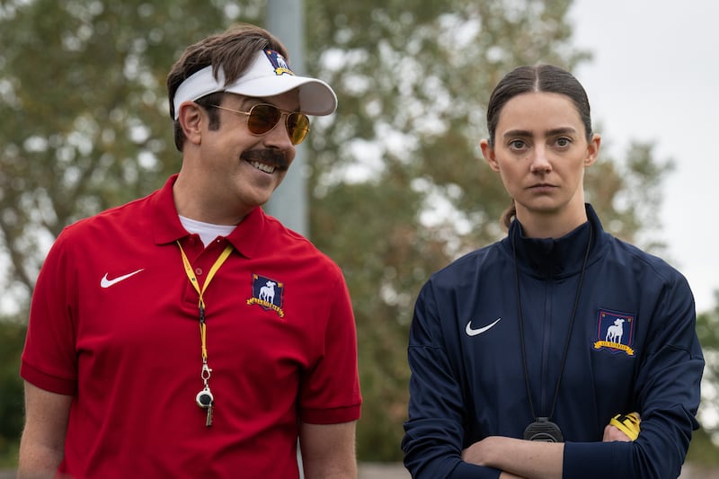 Jason Sudeikis and Tanya Reynolds in 'Ted Lasso'