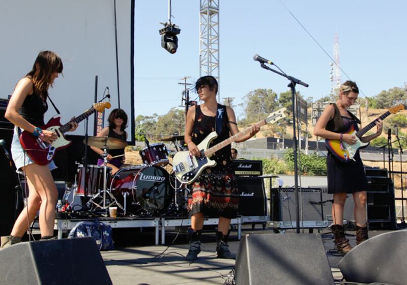 galleries/2011/02/18/music-s-top-10-rising-stars/music-up-comers---warpaint_msdqhr