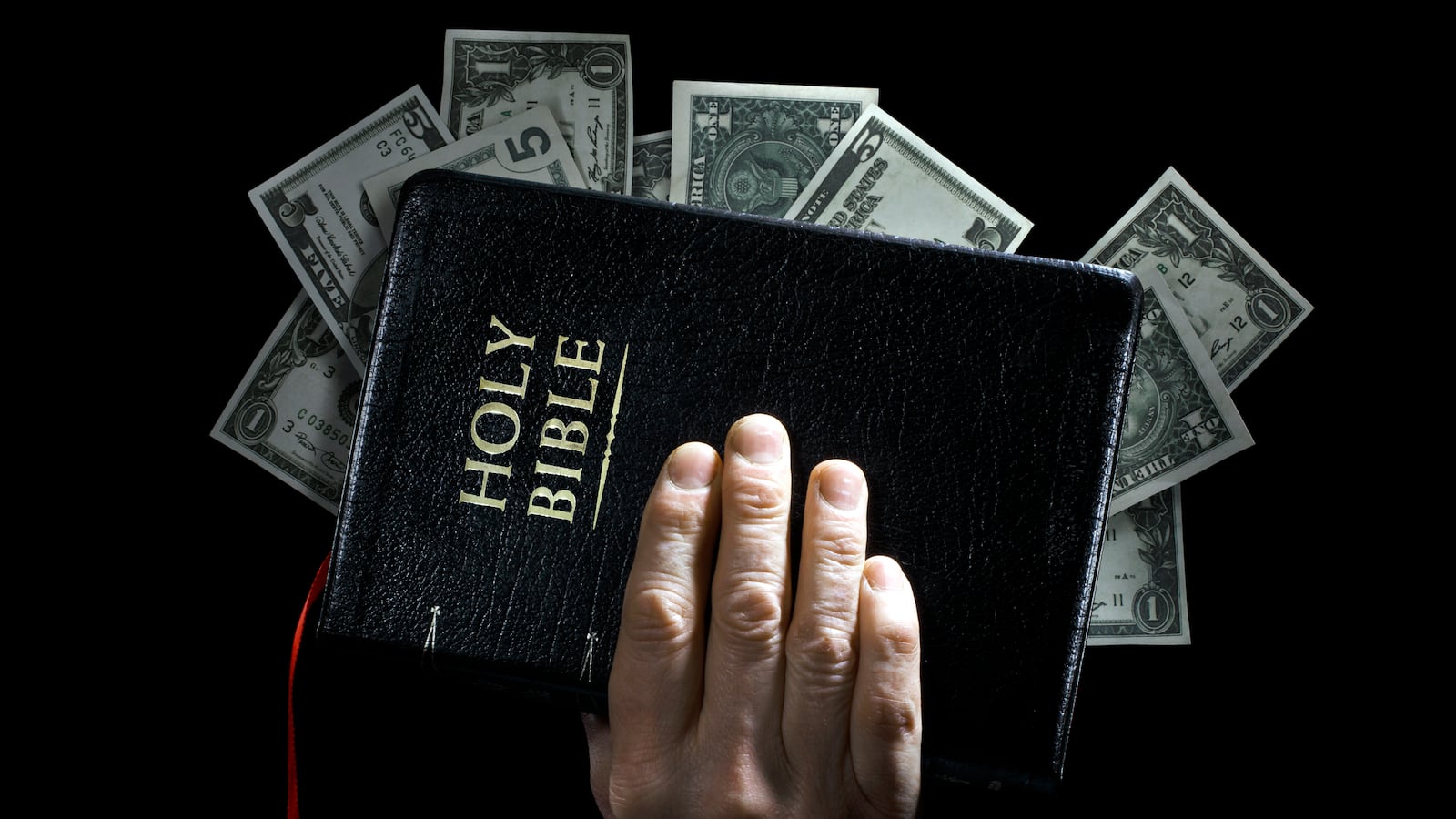 articles/2014/11/11/ponzi-scheming-pastor-fleeced-his-flock-out-of-millions/141111-ponzi-scheme-pastor-tease_fpot09