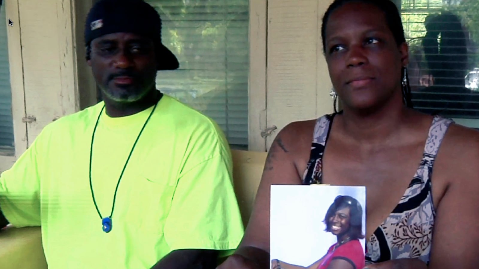 cheats/2012/07/10/woman-killed-by-hugging-cop/fatal-hug-gun-detroit-cheat_ubz16k