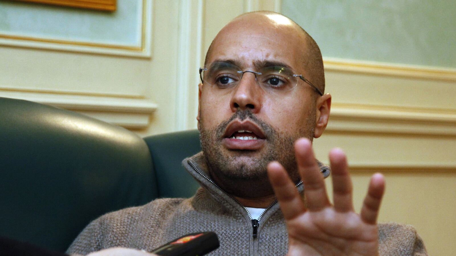 cheats/2011/10/27/gaddafi-s-son-proposed-surrender/saif-al-islam-gaddafi-gaddafi-son-may-surrender-avoid-death-cs_cbttsh