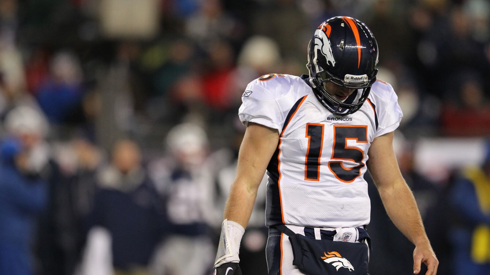 cheats/2012/01/15/tebow-crushed-by-patriots/tebow-crushed-by-patriots-brady-cs_fapklo