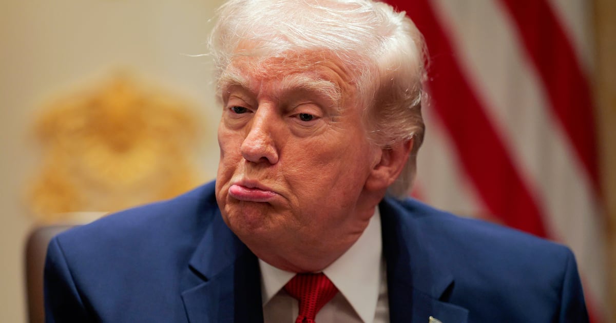 Peinliches Chaos hinter Trumps grüner Schleim-Katastrophe aufgedeckt.
