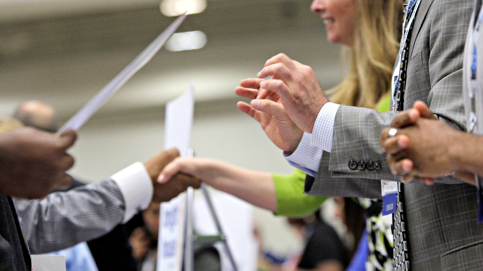 cheats/2016/12/02/u-s-unemployment-hits-lowest-rate-in-9-years/161202-unemployment-rate-cheat_jxrsit