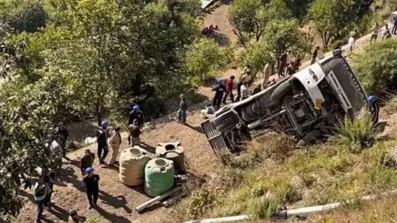An image of the bus crash in Uttarakhand, India.