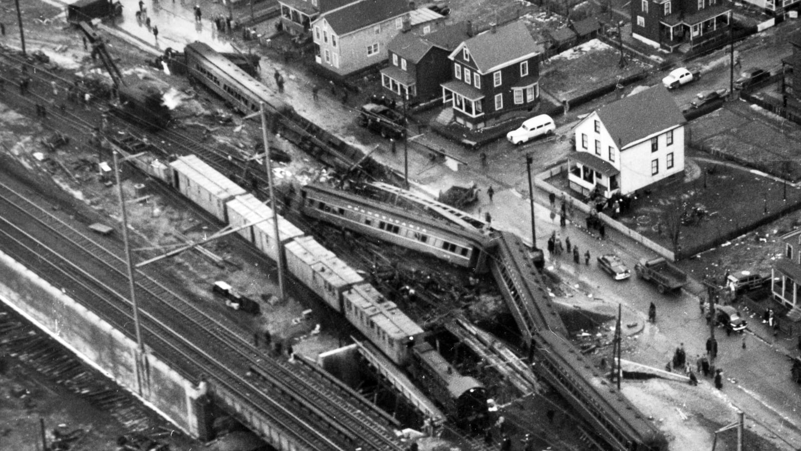 articles/2013/12/02/the-five-deadliest-train-derailments-in-u-s-history/131201-5-train-wreck-tease_pqflyt